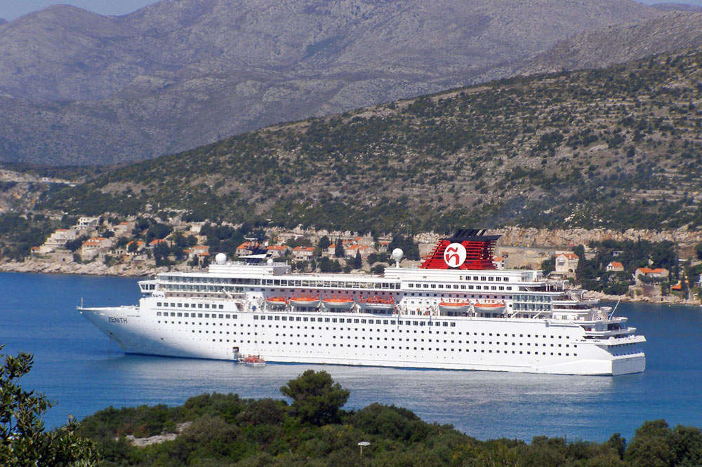 El elegante Zenith de Pullmantur fondeando en Dubrovnik (Croacia) PULLMANTUR RONDO VENECIANO Ofertas